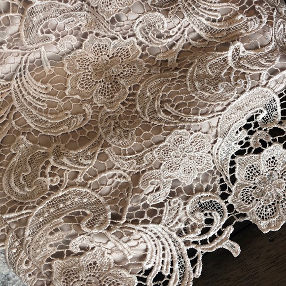 Stunning wedding or bridesmaid dress - Picture 3 of 5